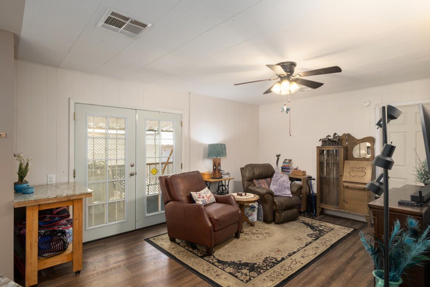 339 N Frankwood Ave #17, Sanger, CA 93657