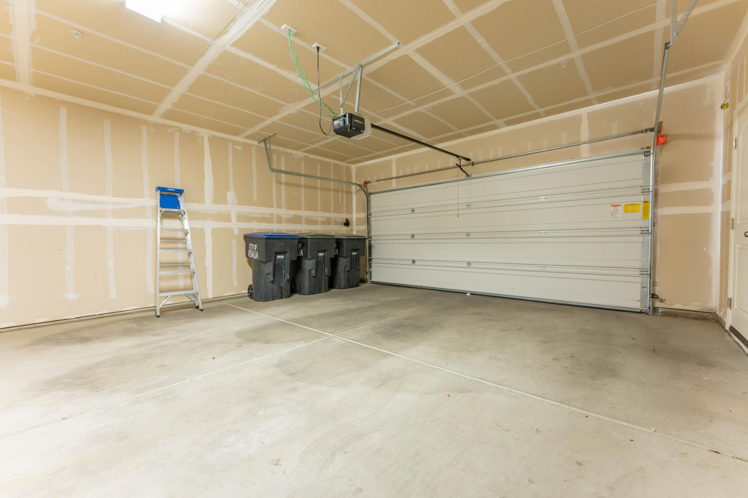 4005 S Fontana, Visalia, CA 93277