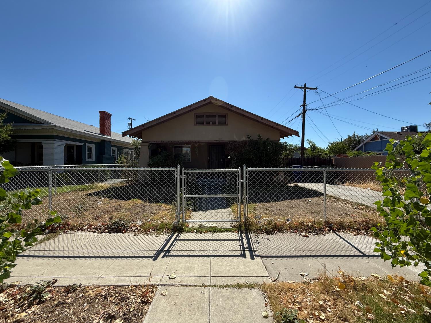 450 N Howard St, Fresno, CA 93701
