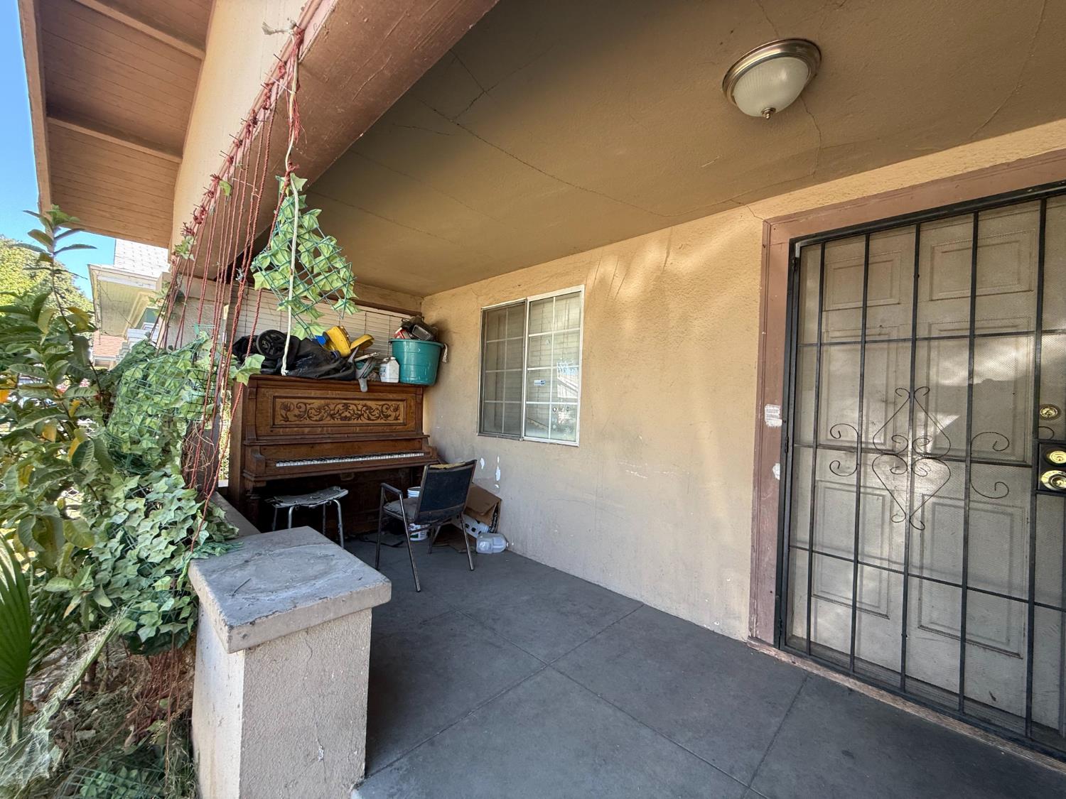 450 N Howard St, Fresno, CA 93701