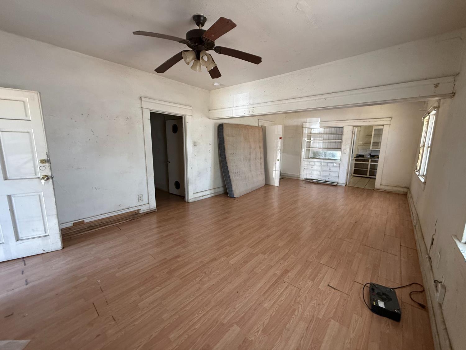 450 N Howard St, Fresno, CA 93701