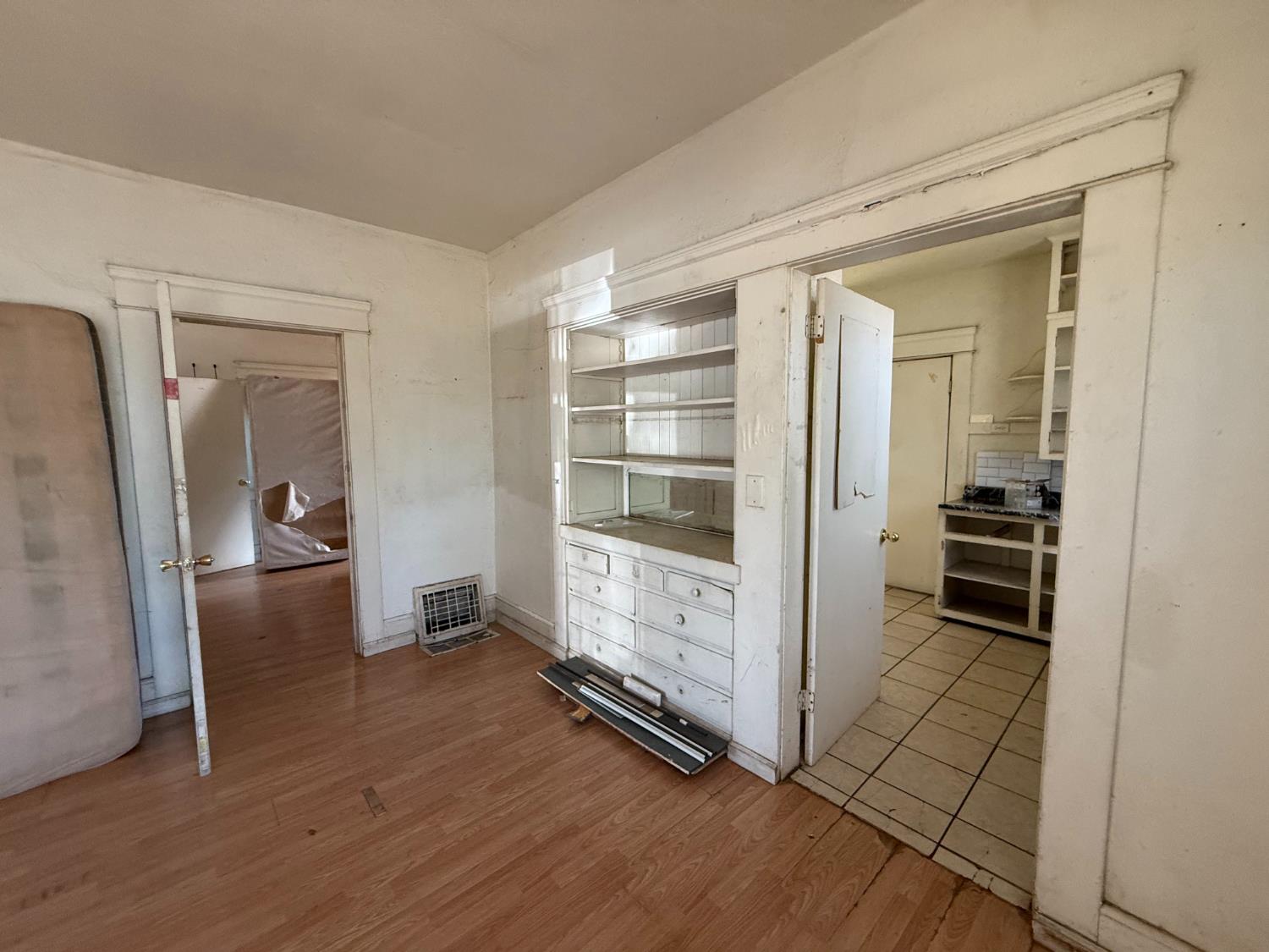 450 N Howard St, Fresno, CA 93701
