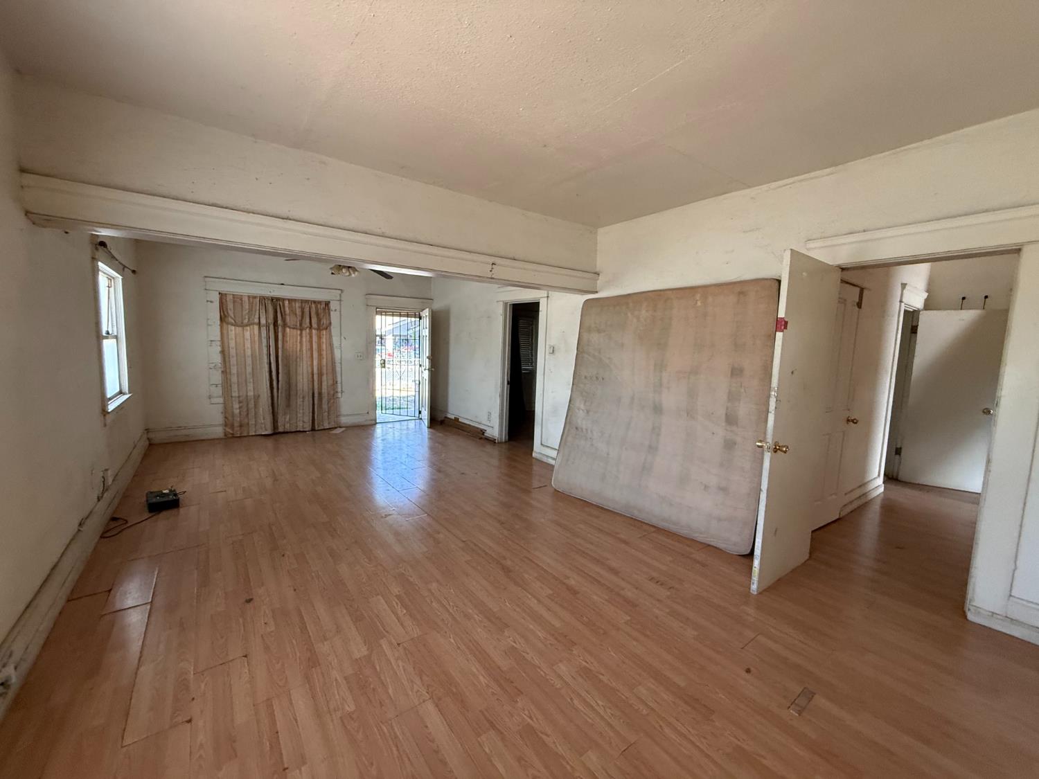 450 N Howard St, Fresno, CA 93701