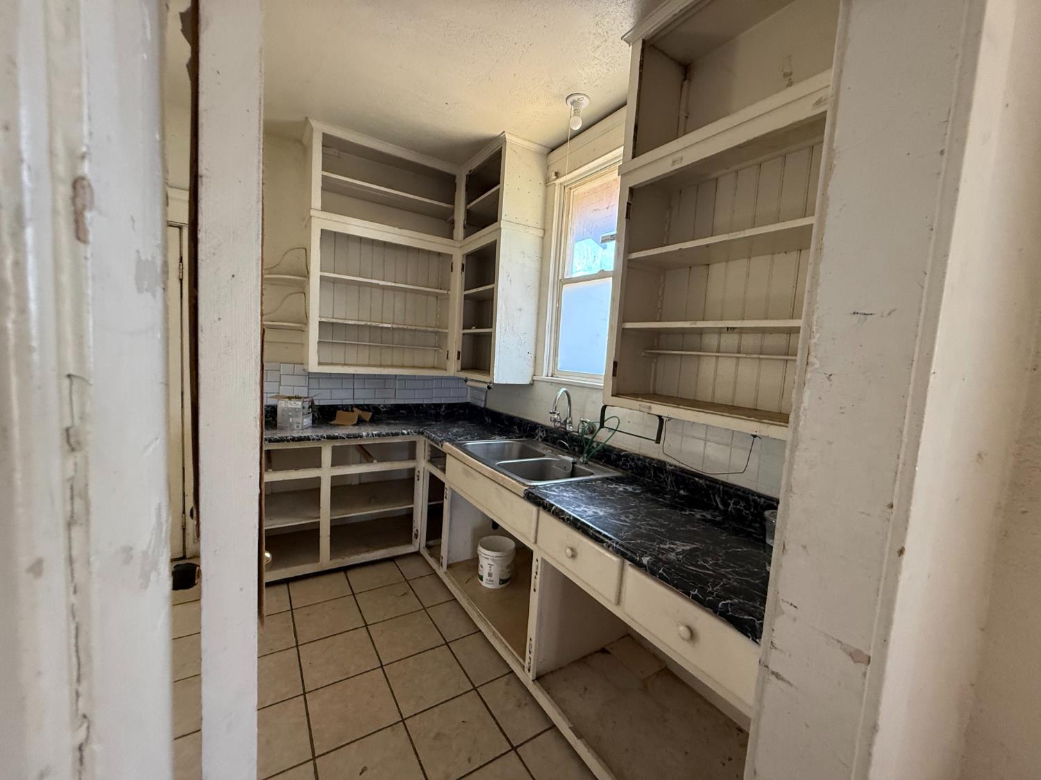 450 N Howard St, Fresno, CA 93701