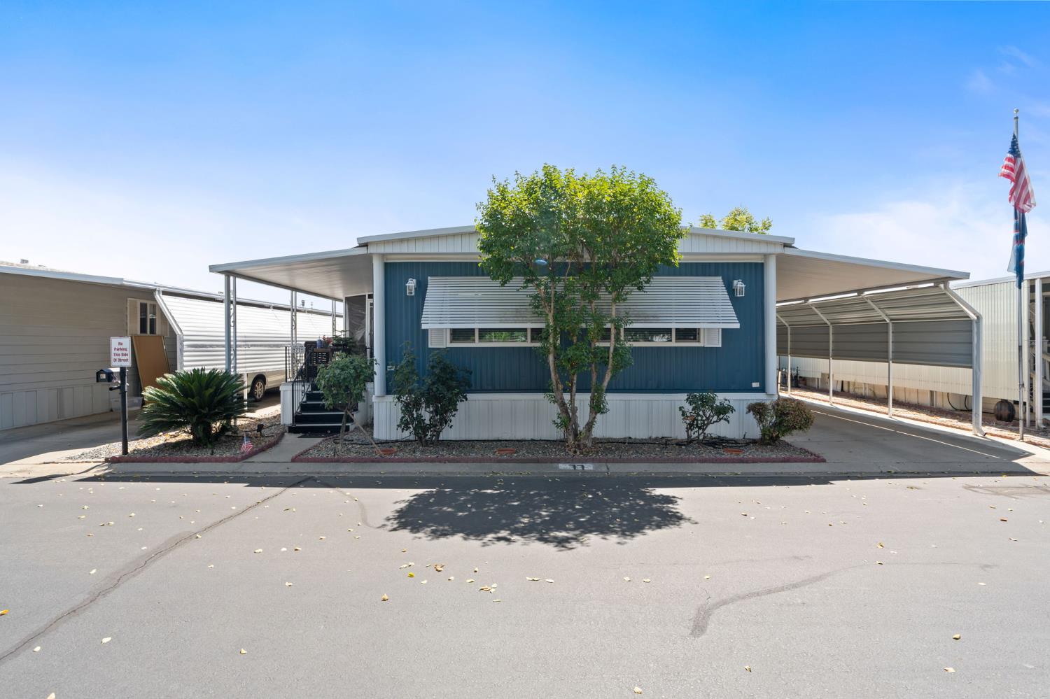1001 Sylmar Ave, Clovis, CA 93612