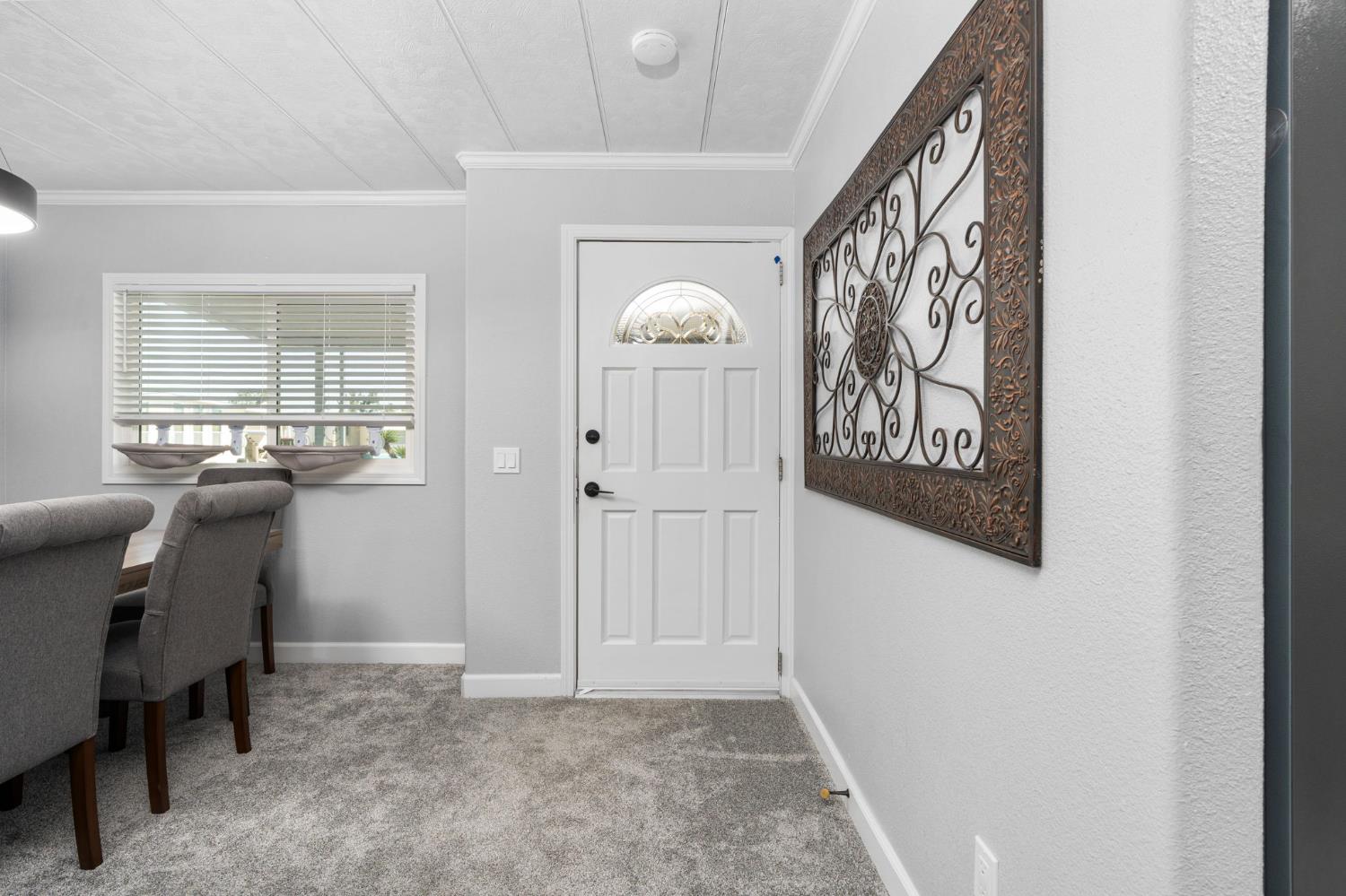 1001 Sylmar Ave, Clovis, CA 93612