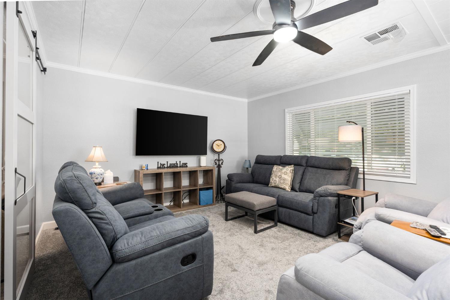 1001 Sylmar Ave, Clovis, CA 93612