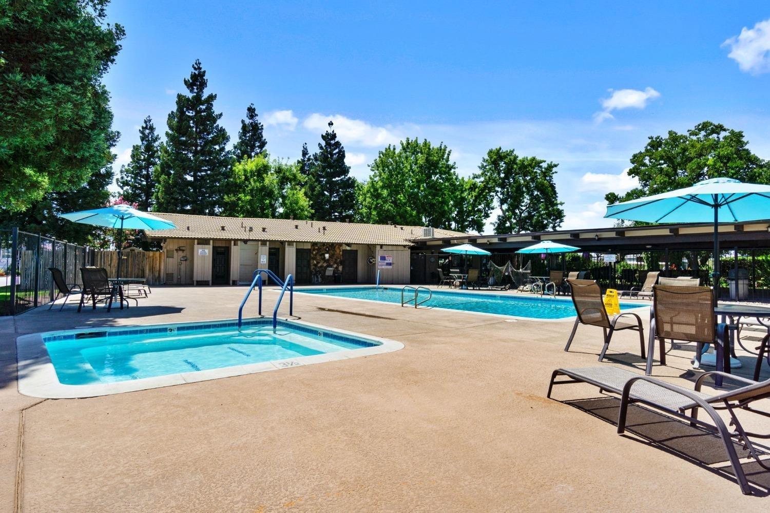 1001 Sylmar Ave, Clovis, CA 93612