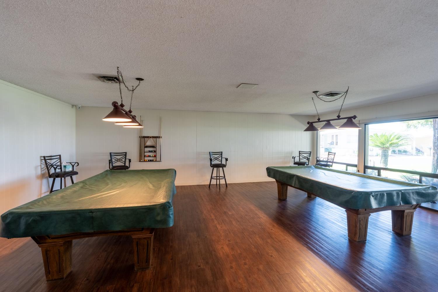 1001 Sylmar Ave, Clovis, CA 93612