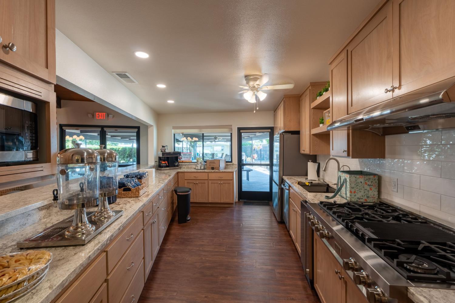 1001 Sylmar Ave, Clovis, CA 93612