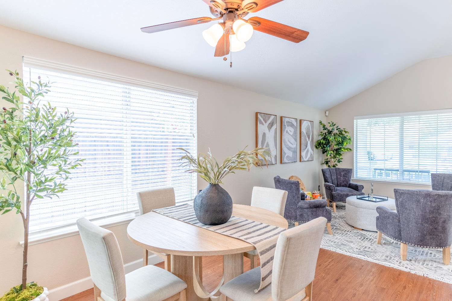 978 E Lexington Ave, Fresno, CA 93720