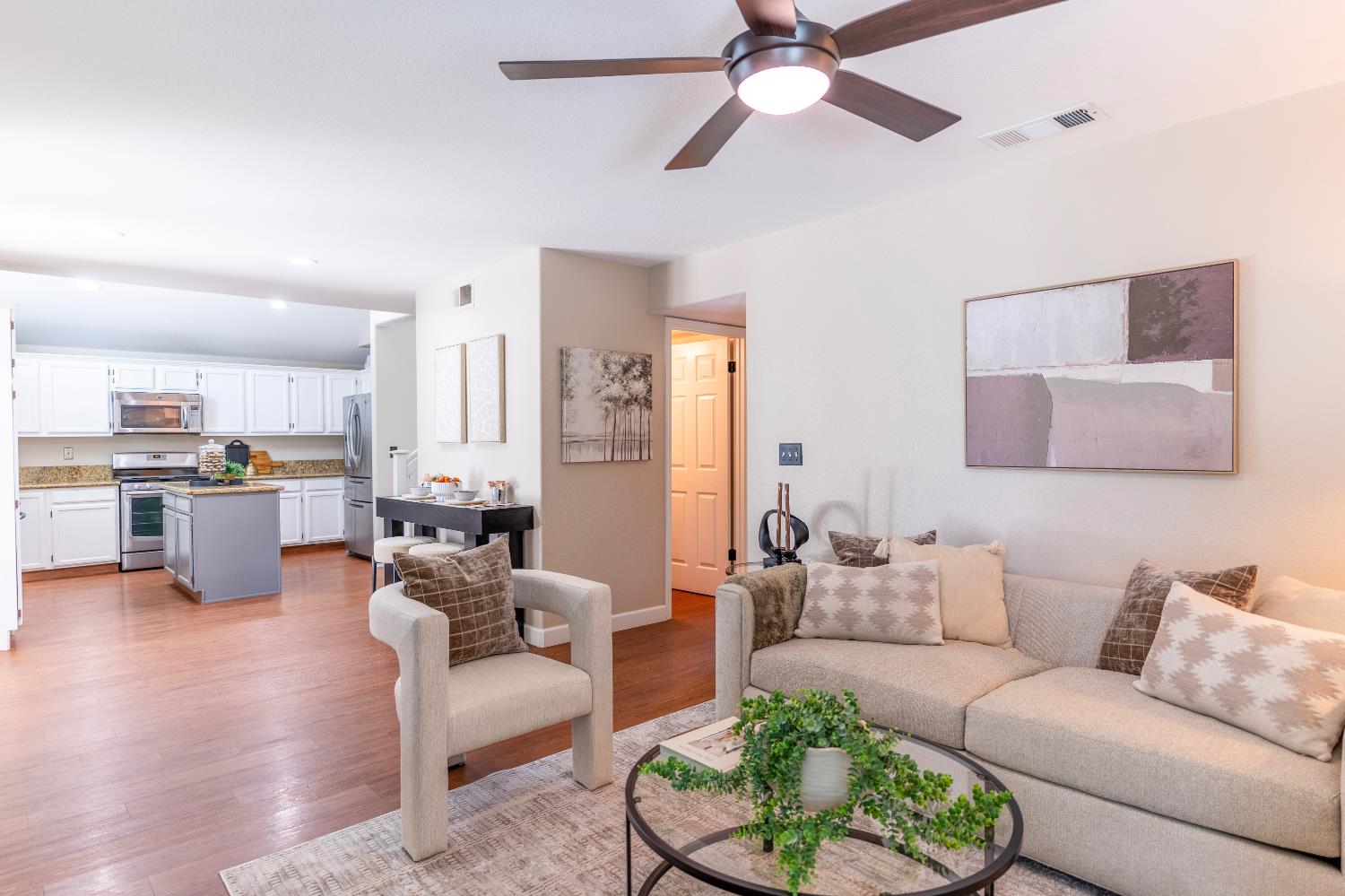 978 E Lexington Ave, Fresno, CA 93720