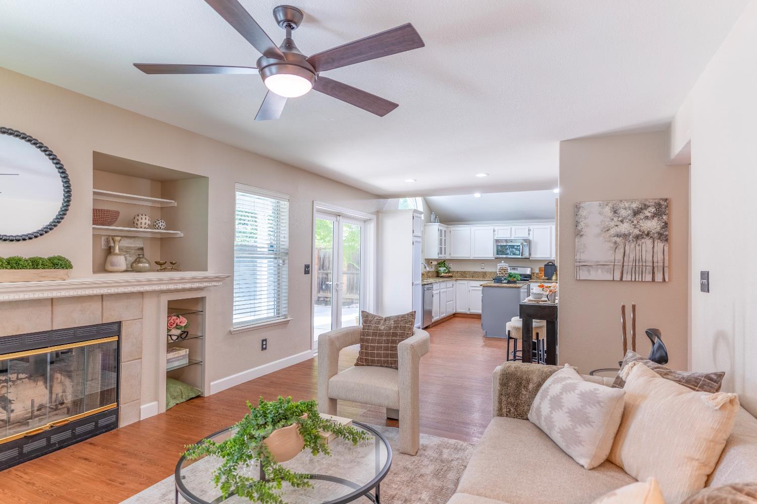 978 E Lexington Ave, Fresno, CA 93720