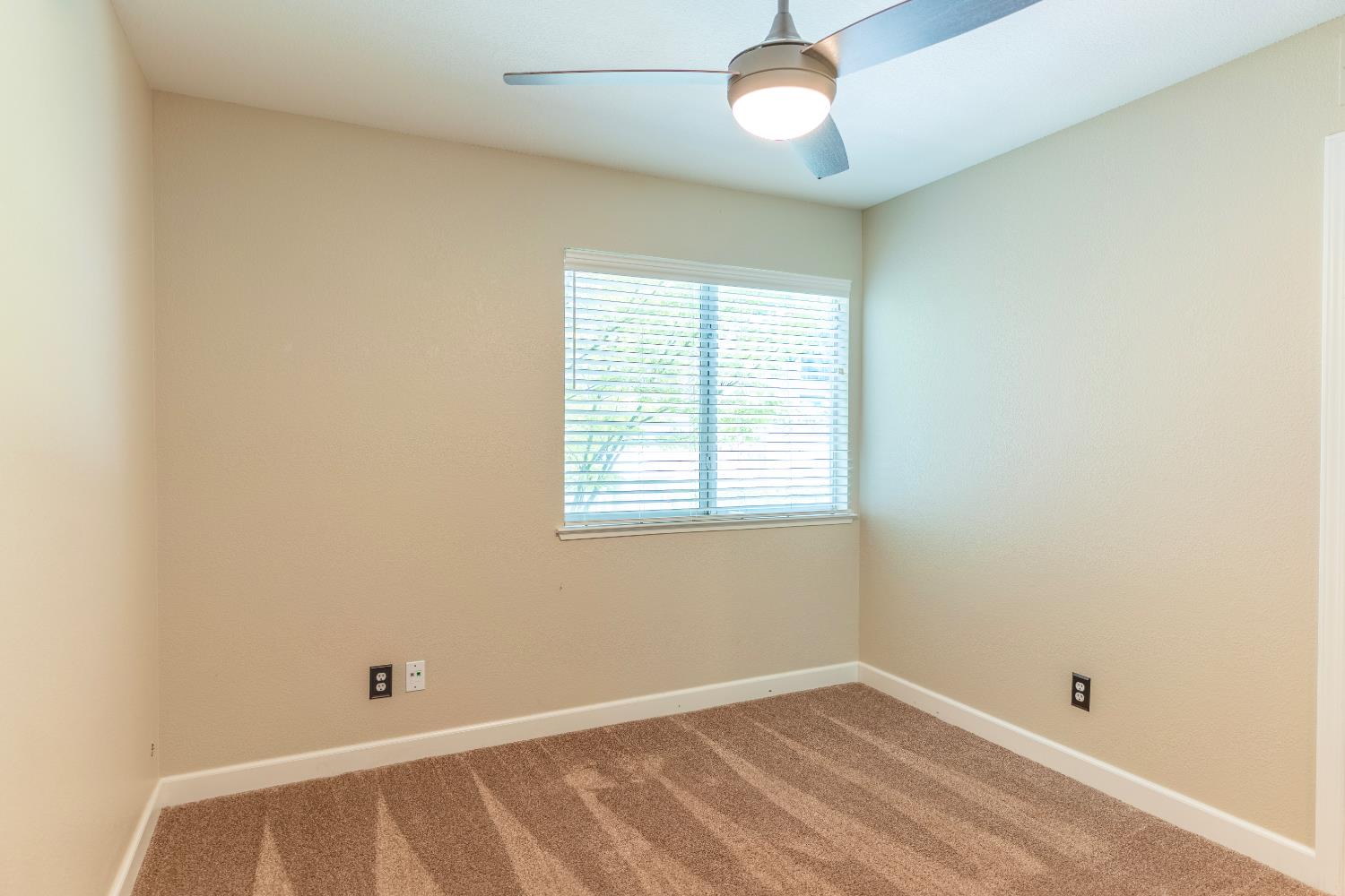 978 E Lexington Ave, Fresno, CA 93720
