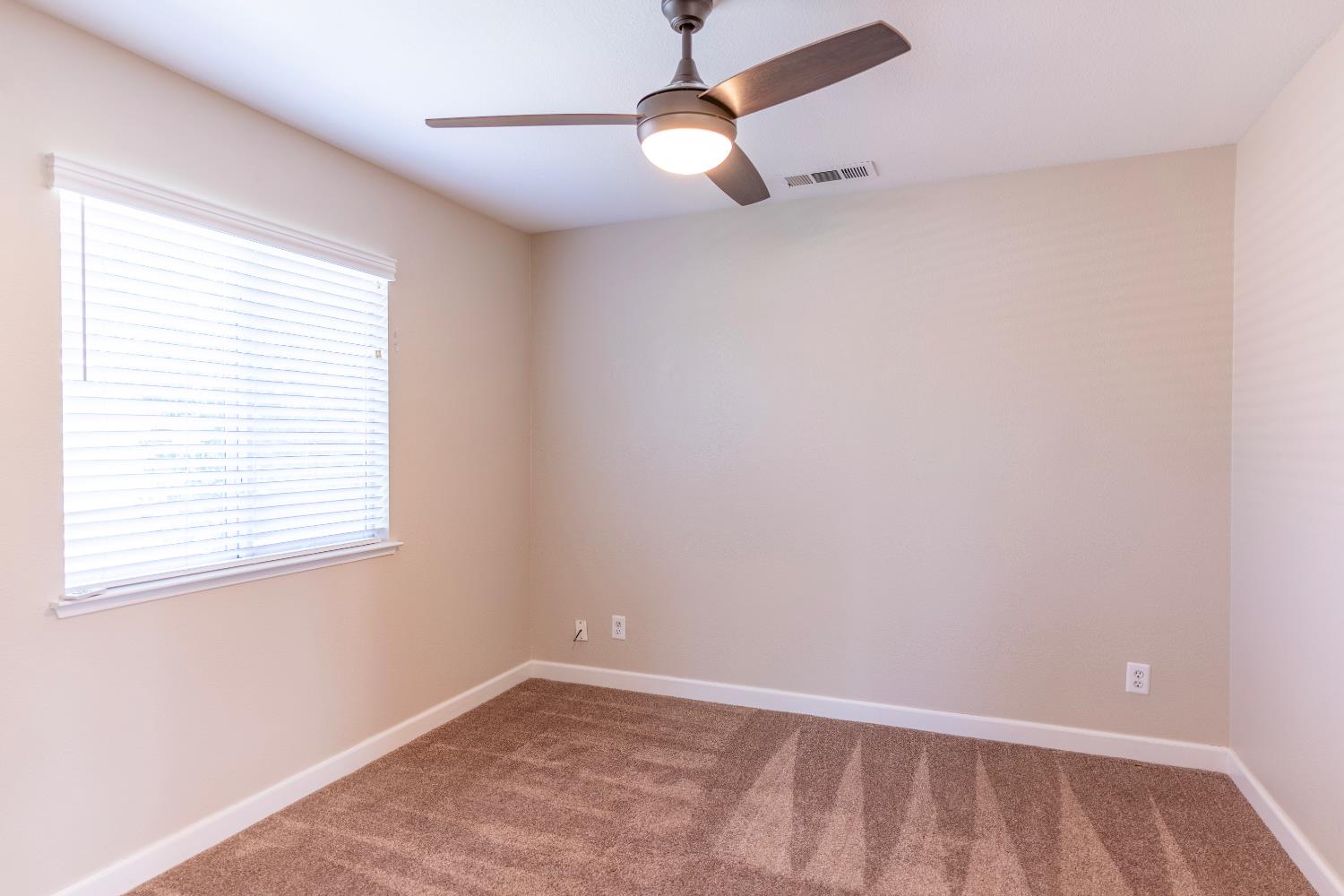 978 E Lexington Ave, Fresno, CA 93720