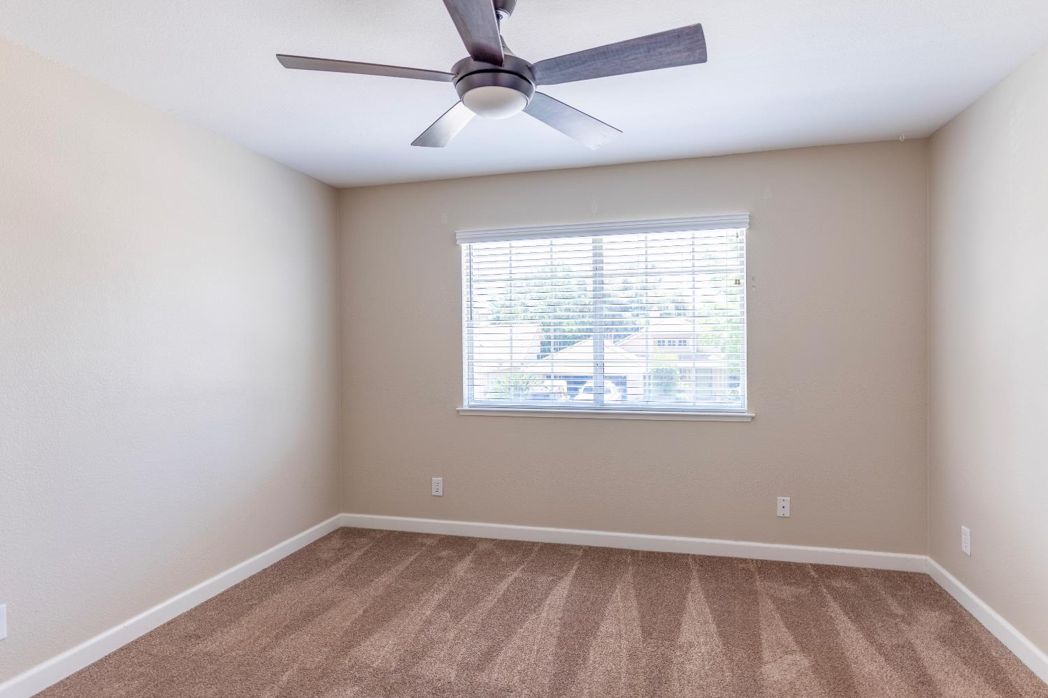 978 E Lexington Ave, Fresno, CA 93720