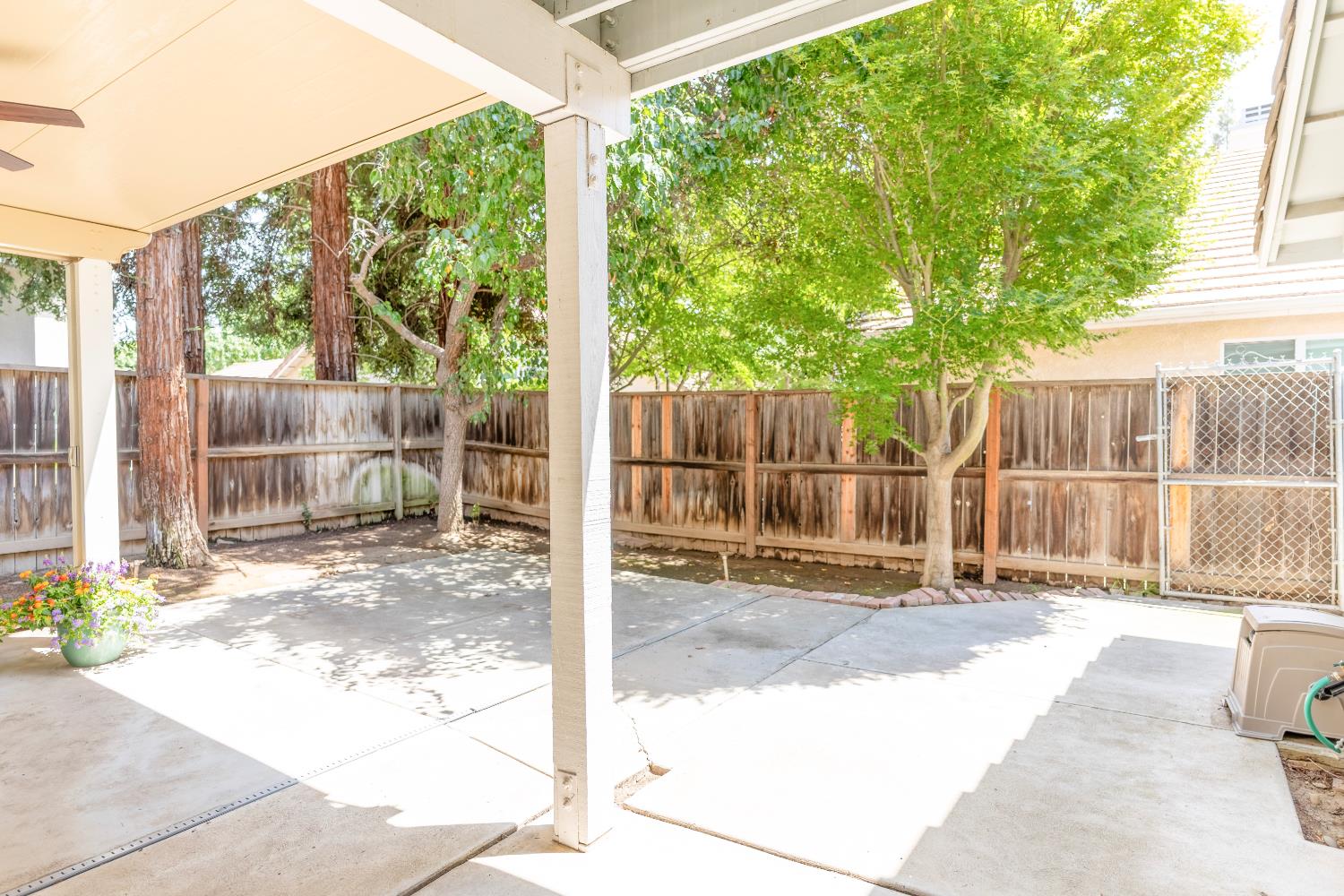 978 E Lexington Ave, Fresno, CA 93720