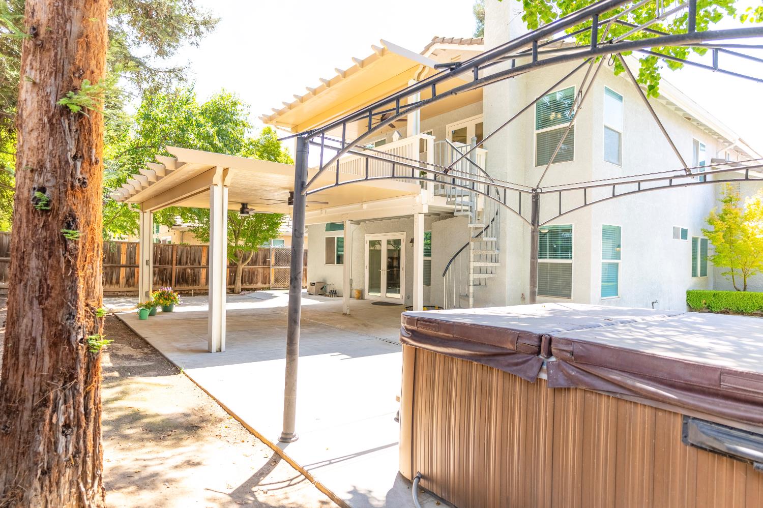 978 E Lexington Ave, Fresno, CA 93720