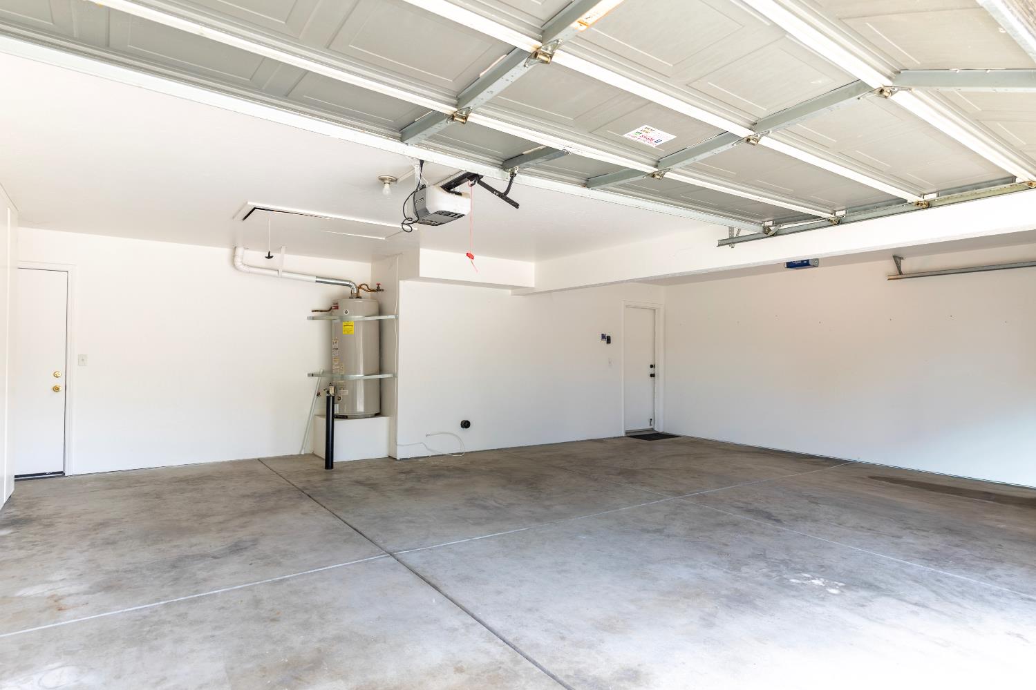 978 E Lexington Ave, Fresno, CA 93720