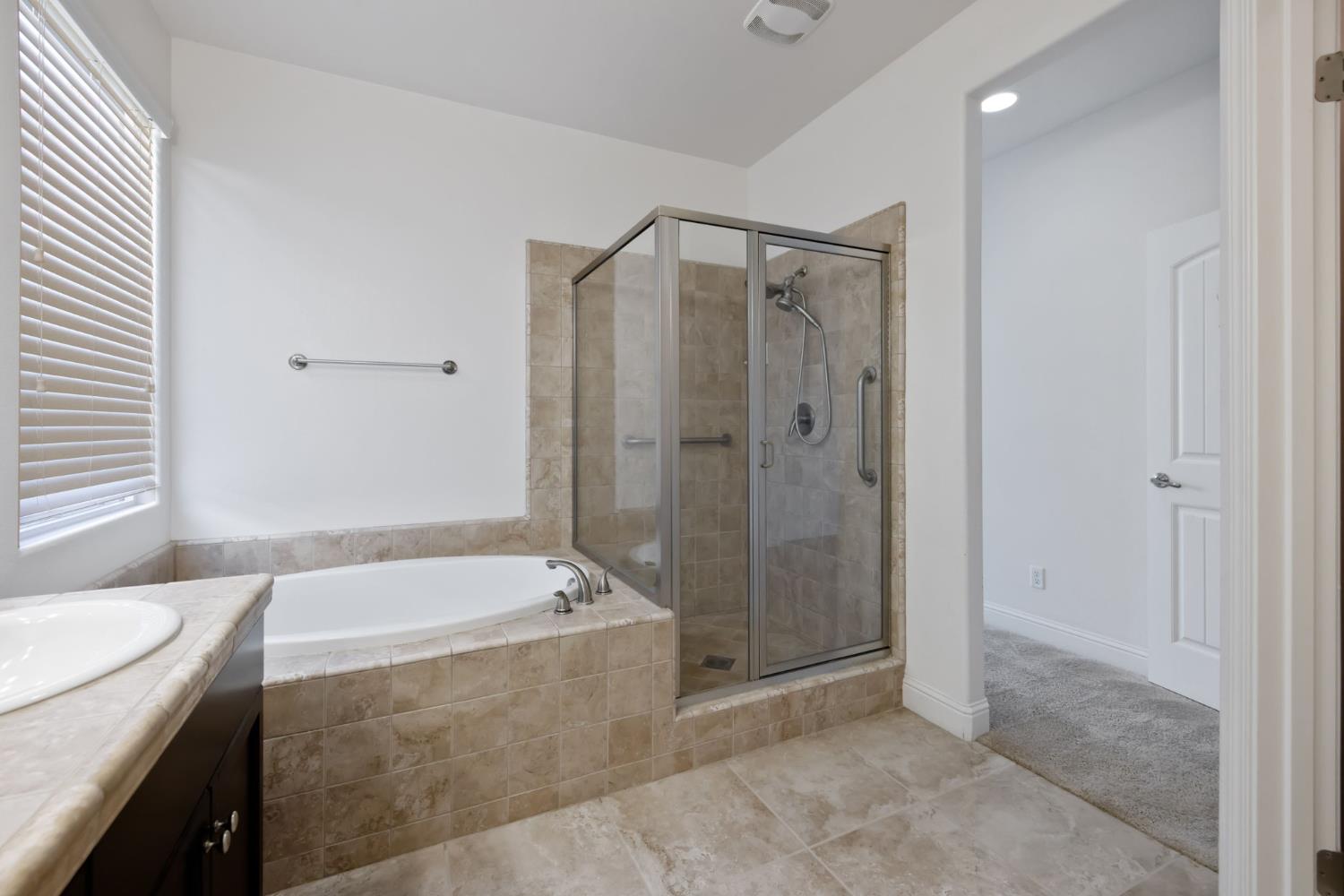 3825 Chessa Ln, Clovis, CA 93619
