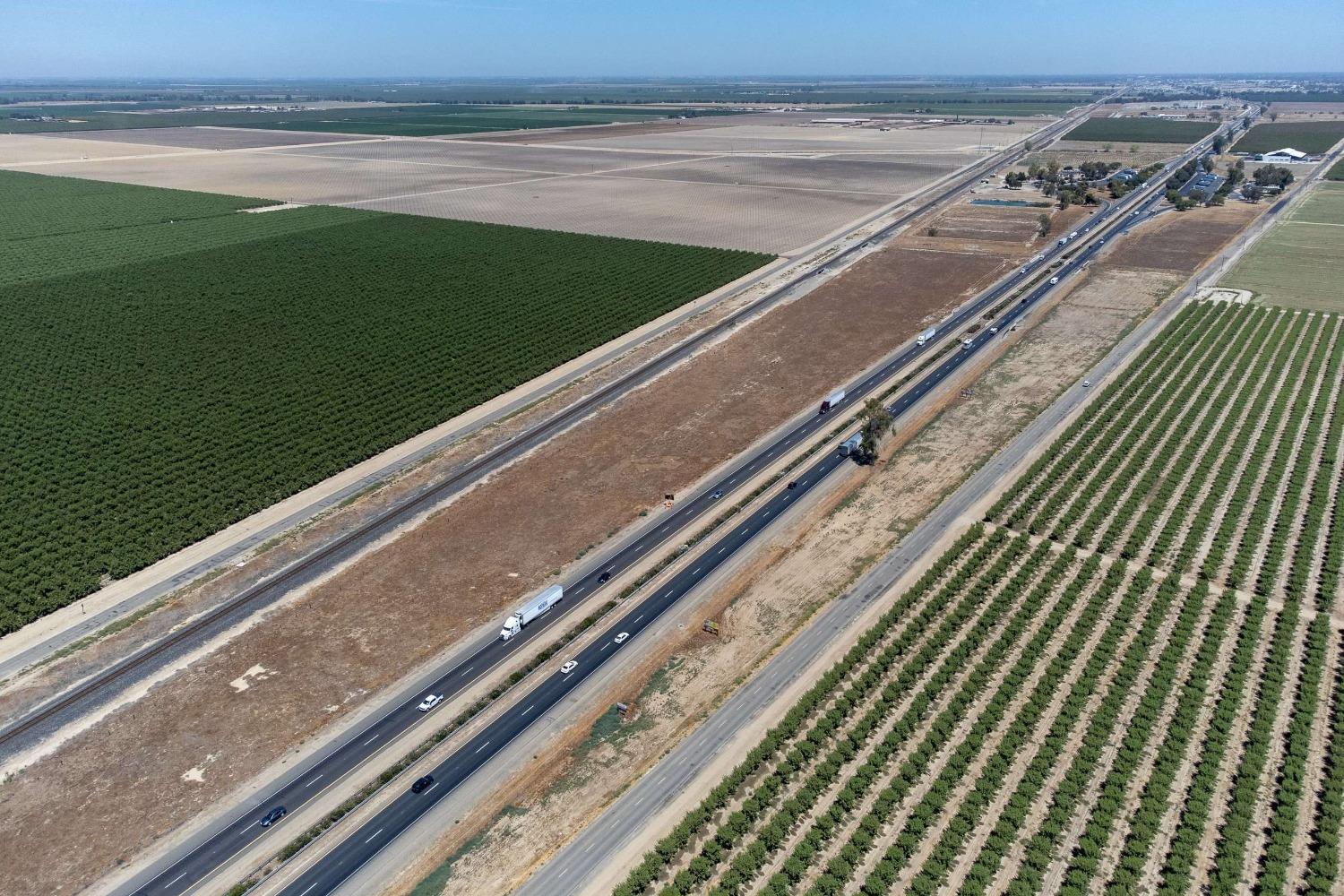 0 0 Hwy 99, Tulare, CA 93274