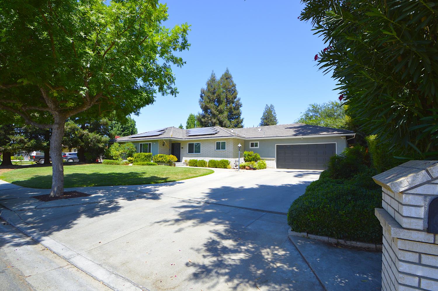 1678 W Tenaya Way, Fresno, CA 93711