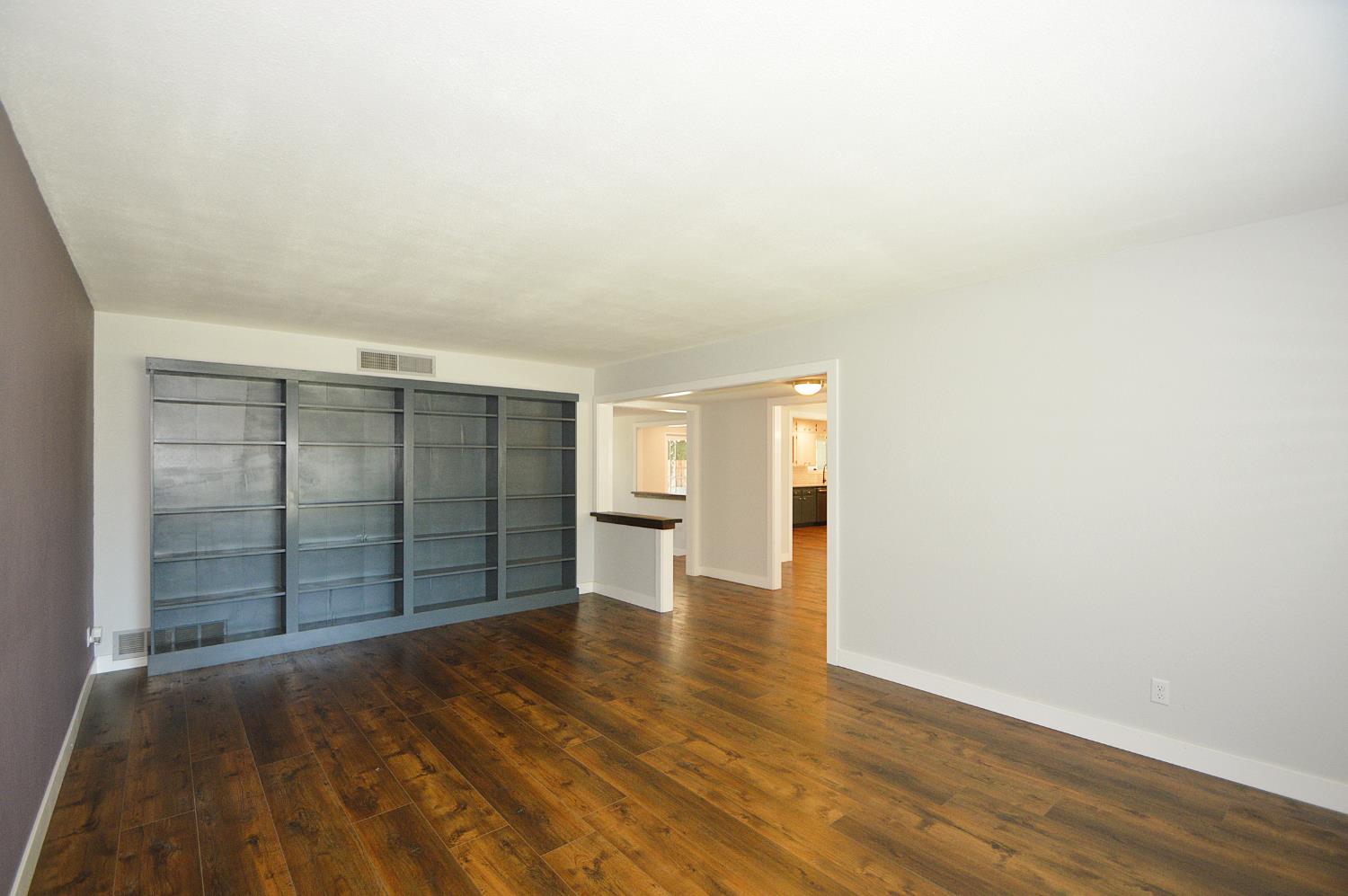 1678 W Tenaya Way, Fresno, CA 93711