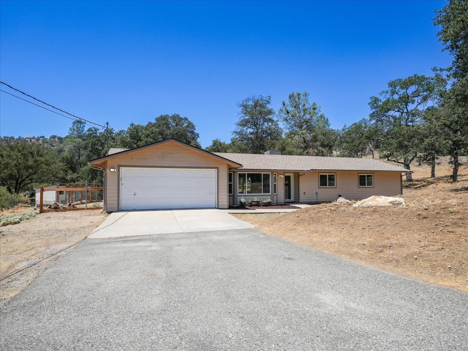 30212 N Dome Dr, Coarsegold, CA 93614