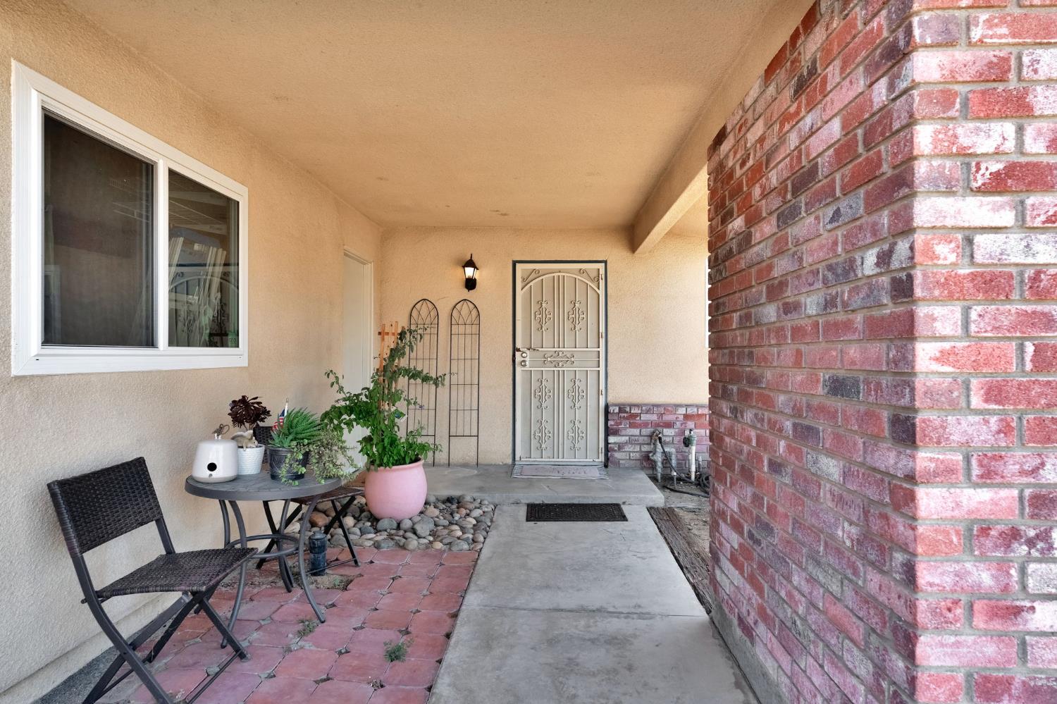 3745 Sunnyside Ave, Clovis, CA 93611