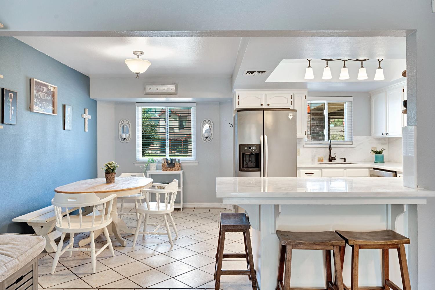 3745 Sunnyside Ave, Clovis, CA 93611