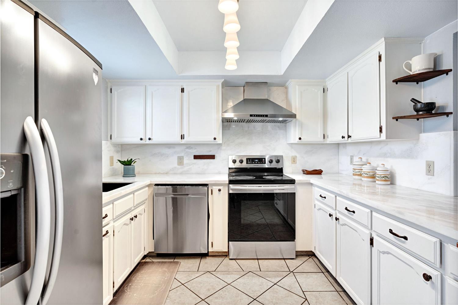 3745 Sunnyside Ave, Clovis, CA 93611