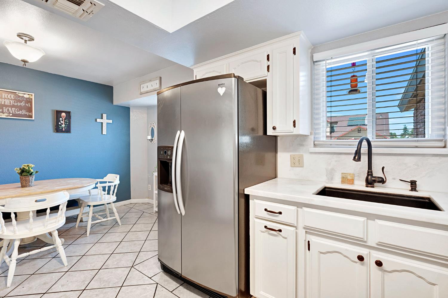 3745 Sunnyside Ave, Clovis, CA 93611
