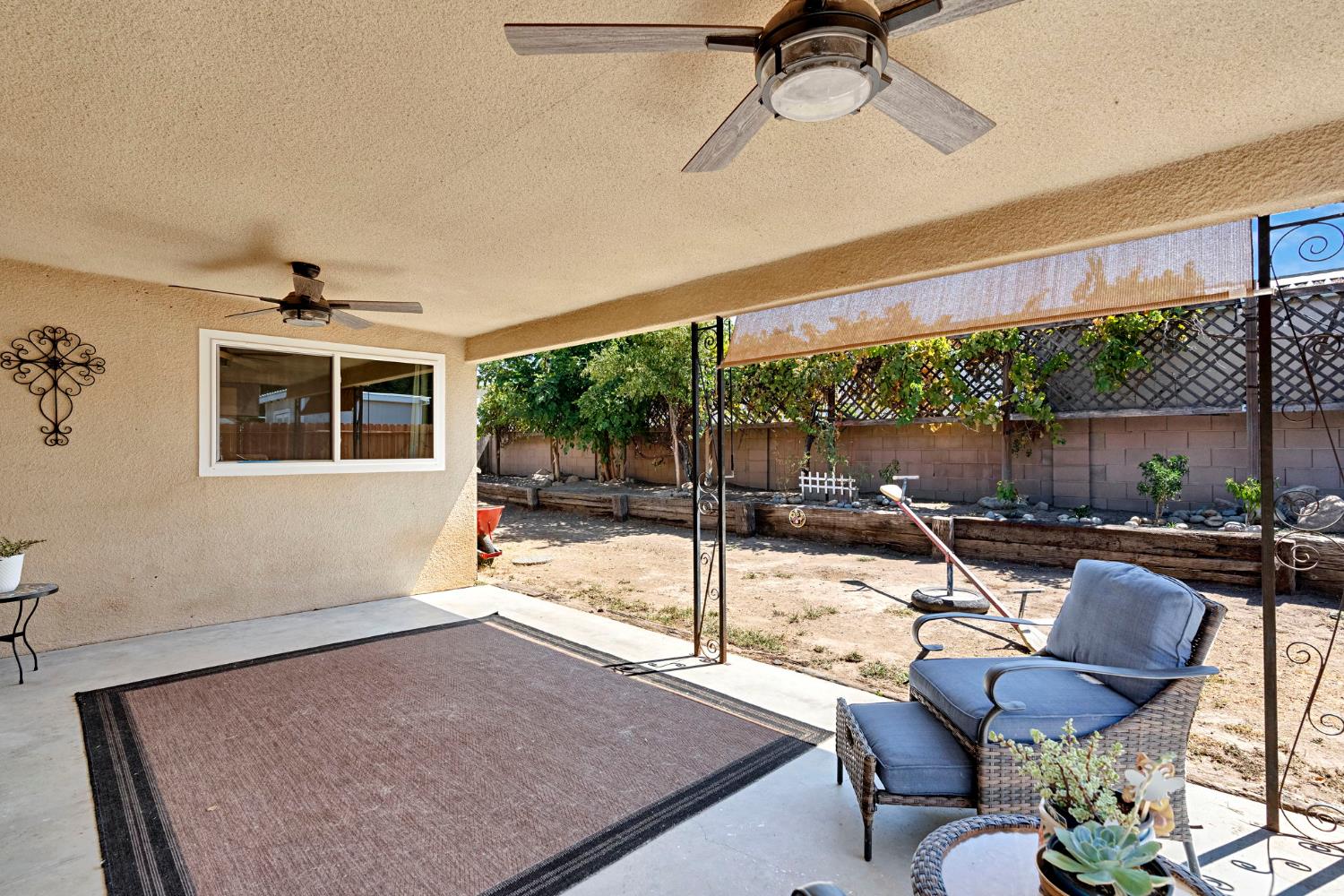 3745 Sunnyside Ave, Clovis, CA 93611
