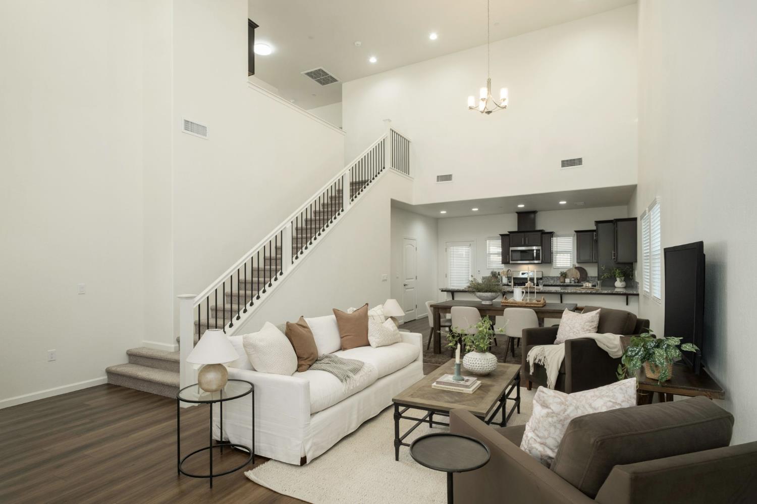 1473 Concord Way, Dinuba, CA 93618