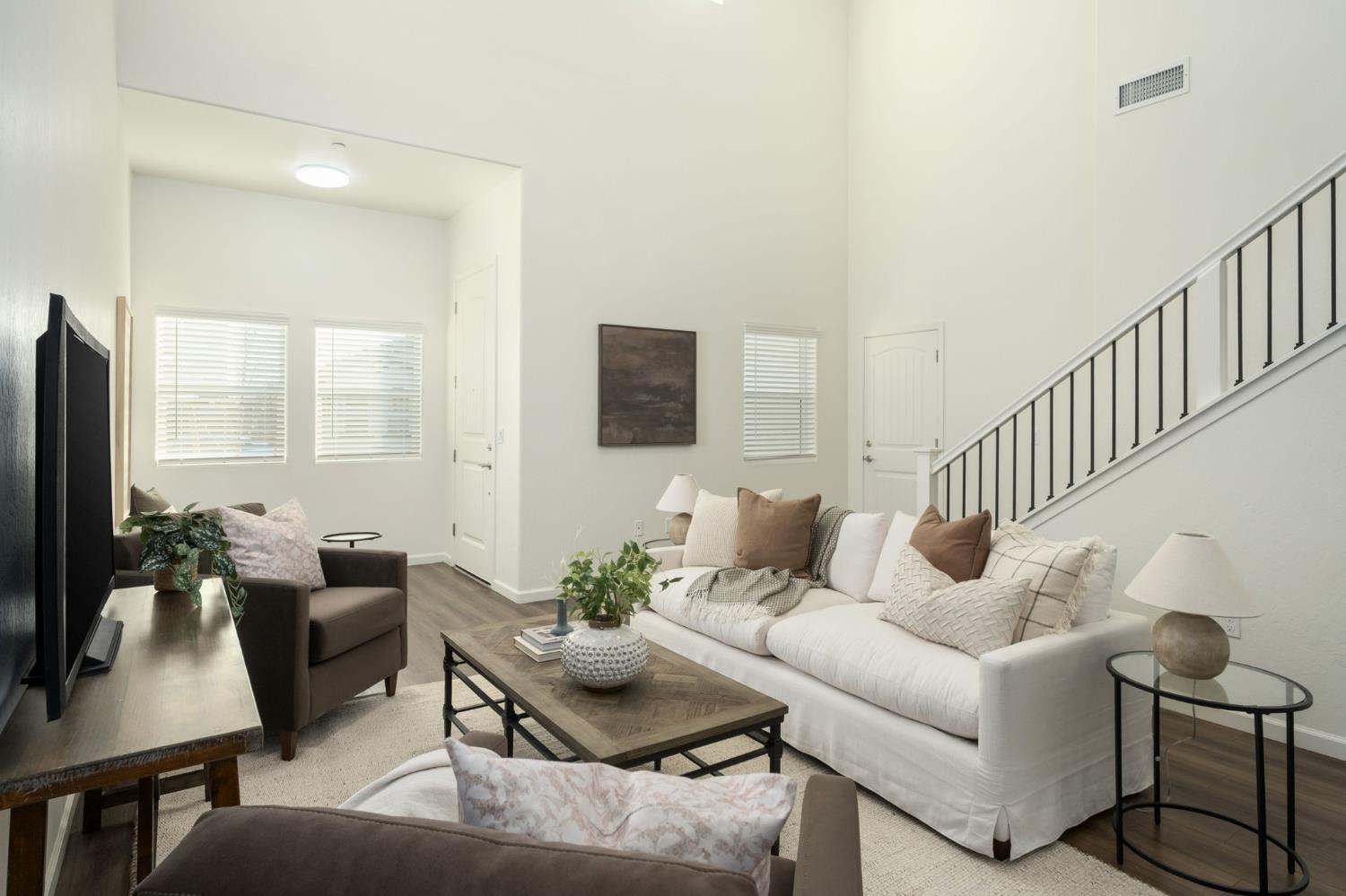 1473 Concord Way, Dinuba, CA 93618