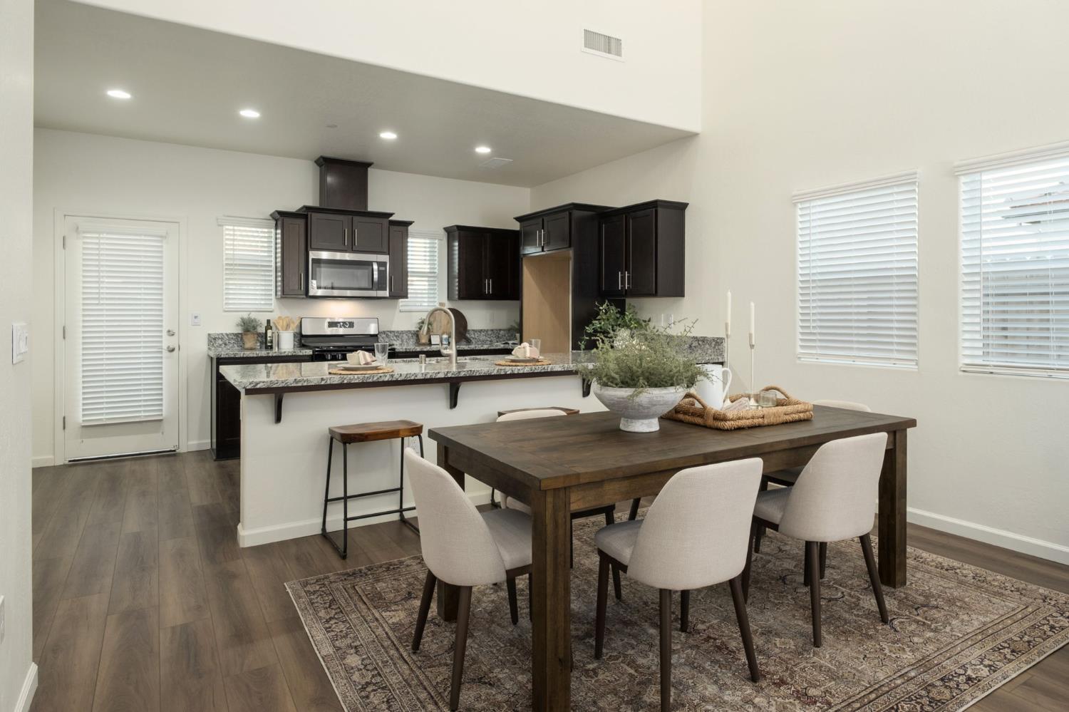 1473 Concord Way, Dinuba, CA 93618