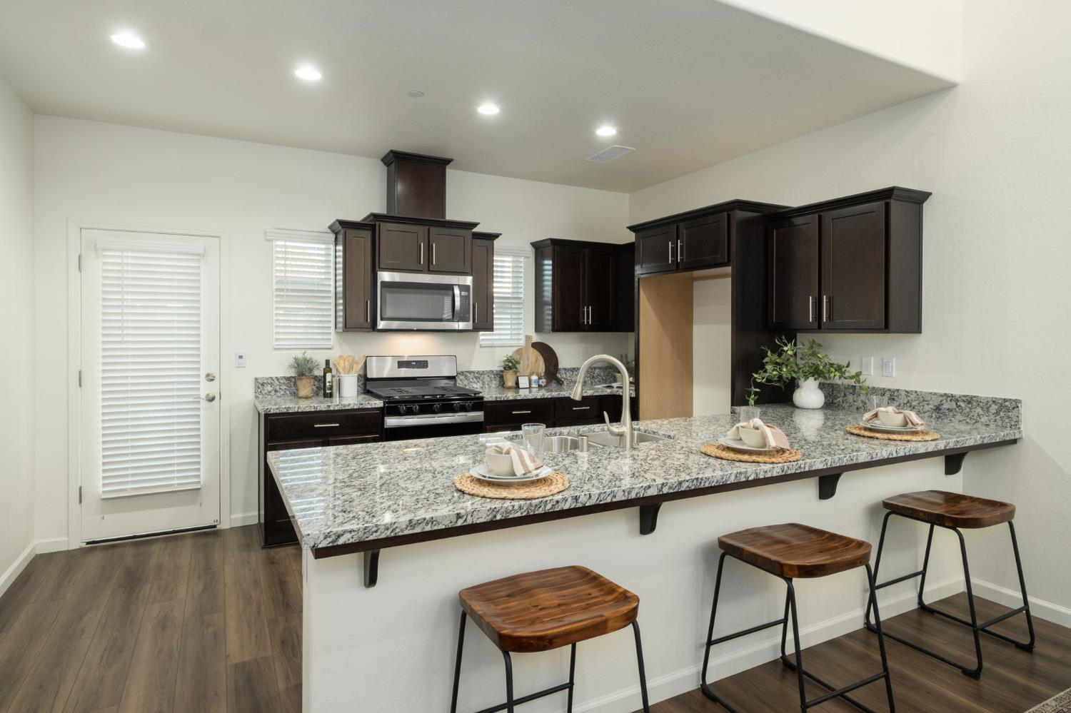 1473 Concord Way, Dinuba, CA 93618