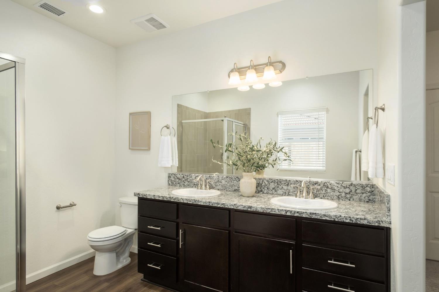 1473 Concord Way, Dinuba, CA 93618