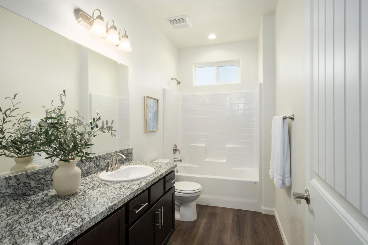 1473 Concord Way, Dinuba, CA 93618