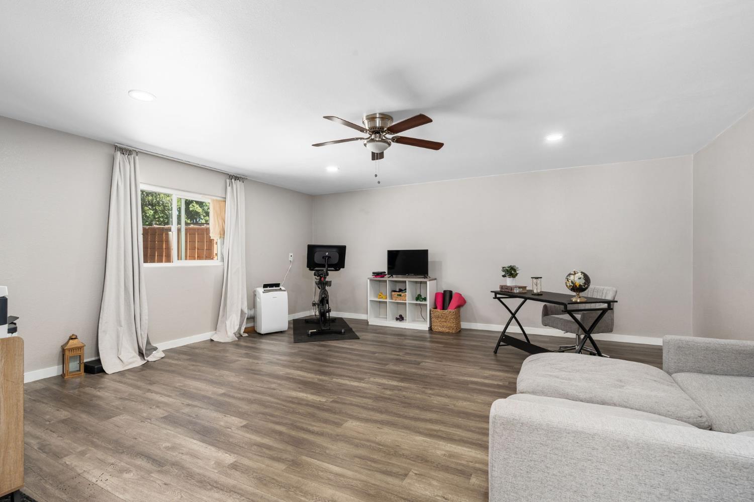 35640 John Albert Dr, Madera, CA 93636