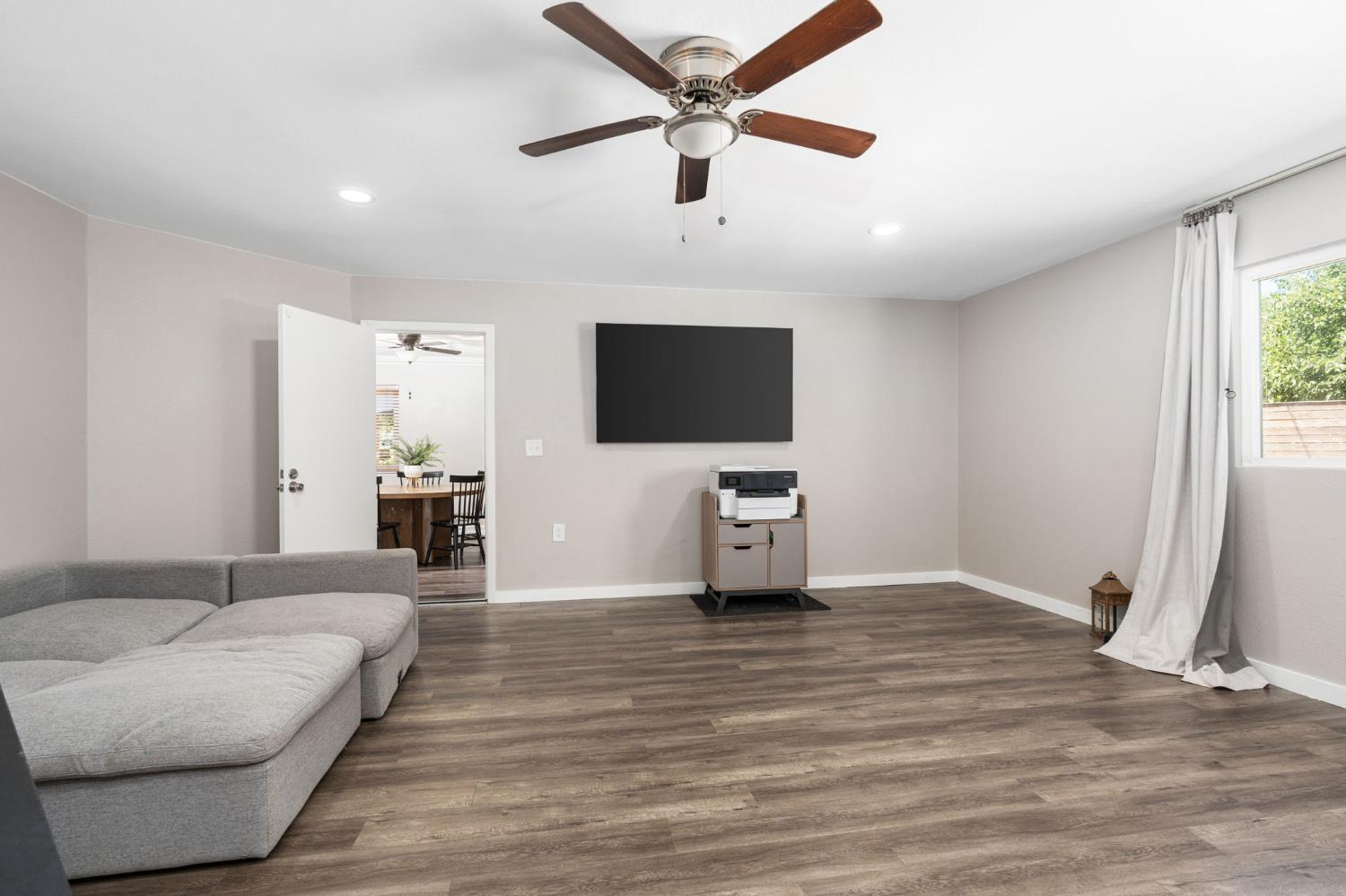 35640 John Albert Dr, Madera, CA 93636