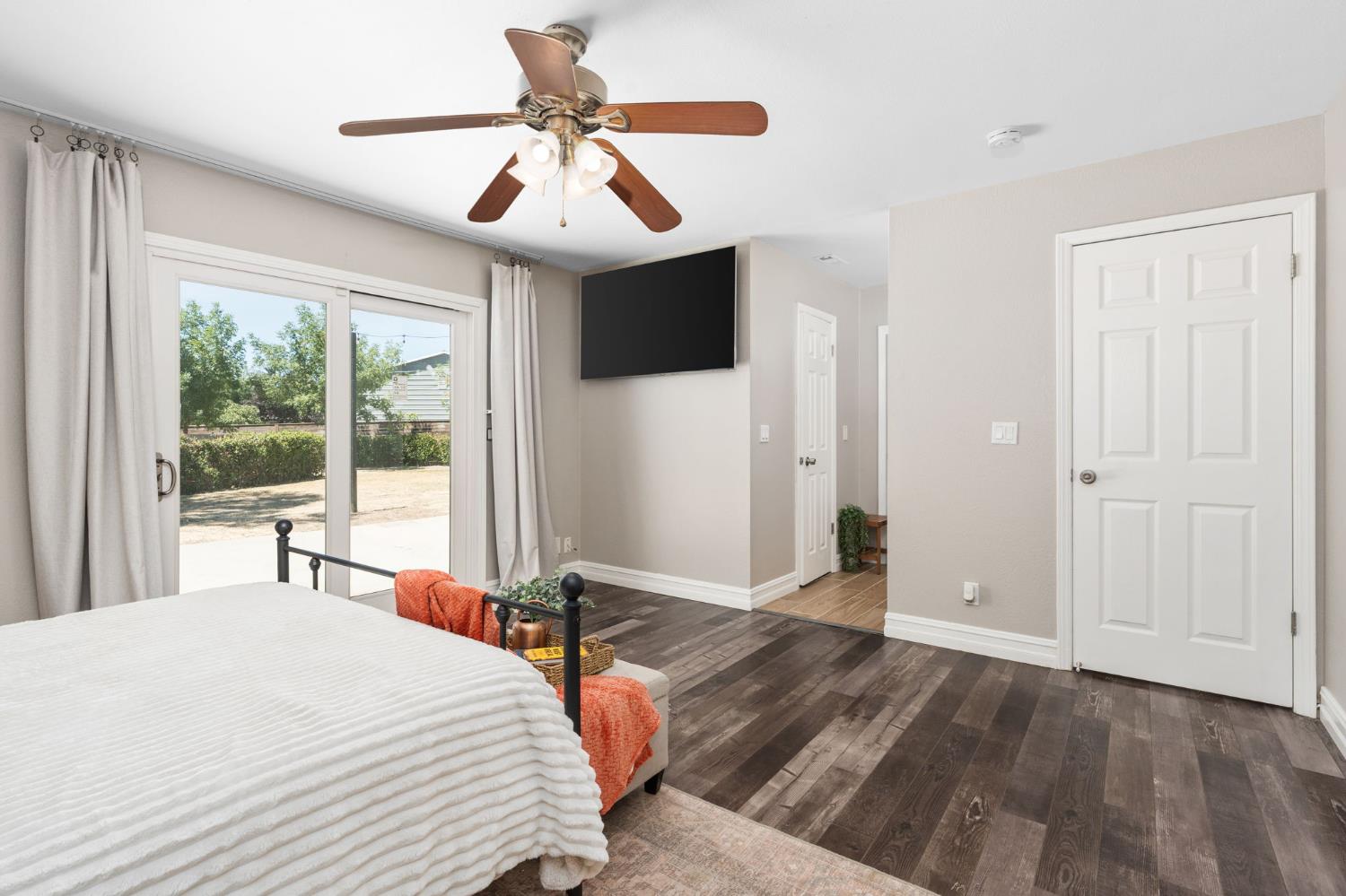 35640 John Albert Dr, Madera, CA 93636