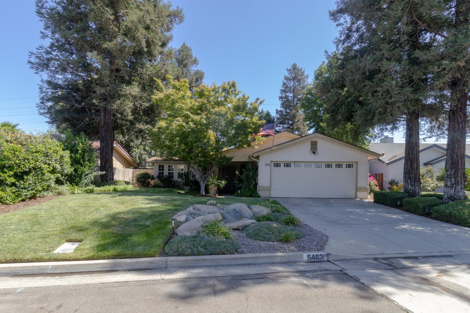 5462 W Sample Ave, Fresno, CA 93722