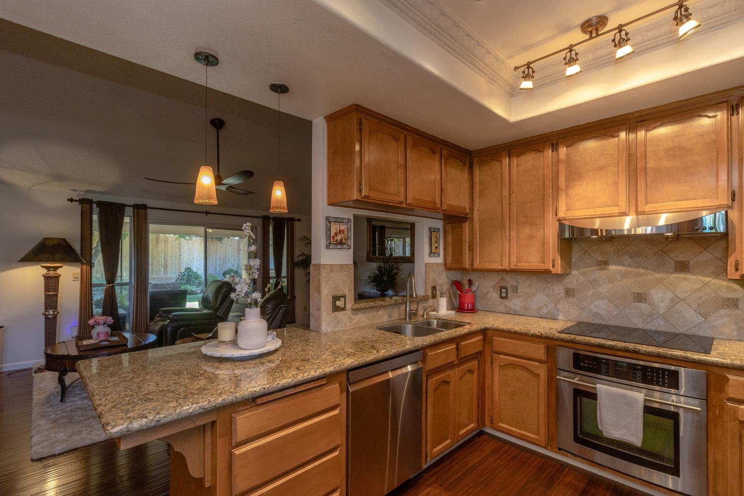5462 W Sample Ave, Fresno, CA 93722