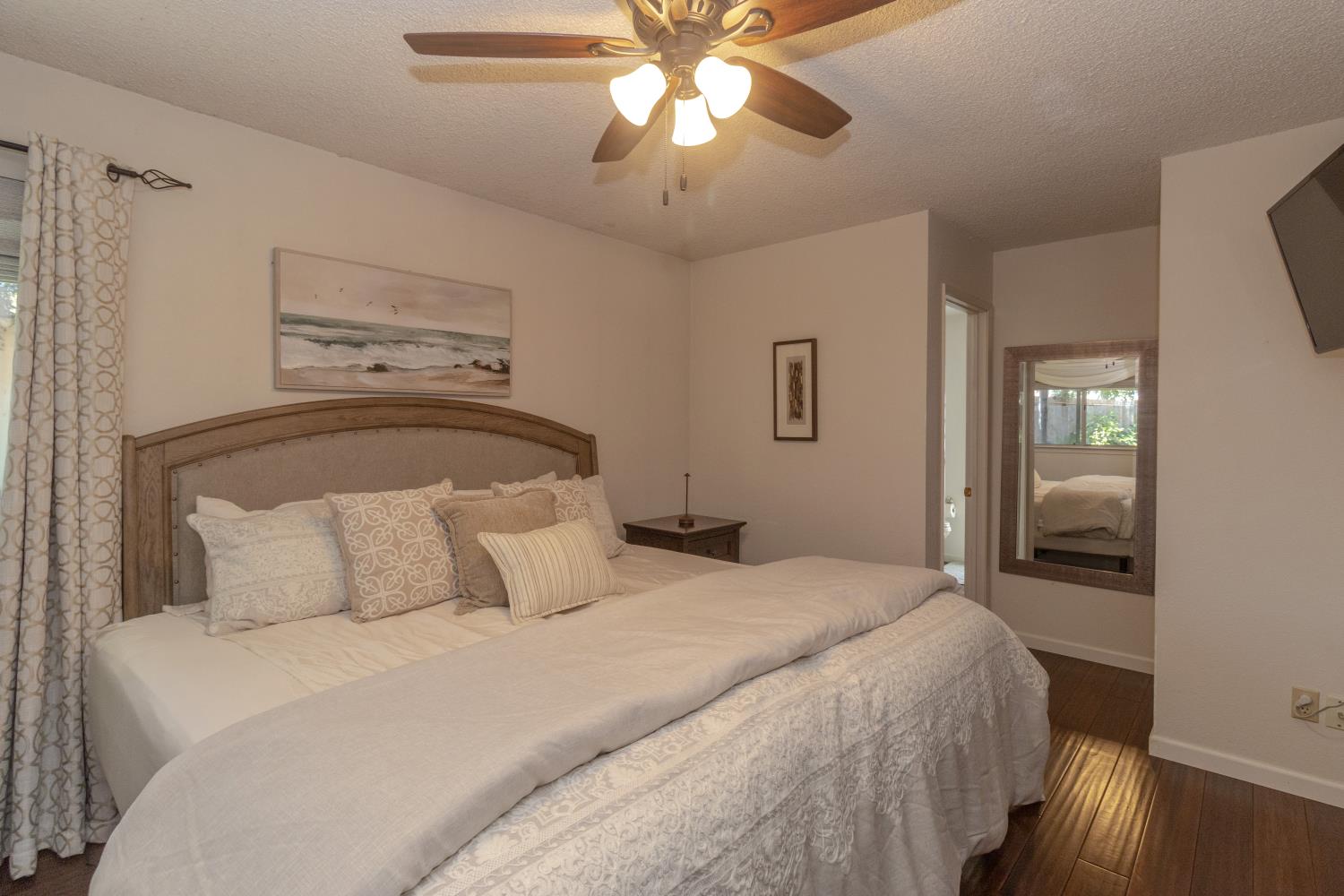 5462 W Sample Ave, Fresno, CA 93722