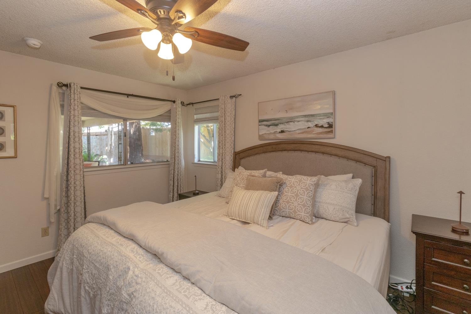 5462 W Sample Ave, Fresno, CA 93722