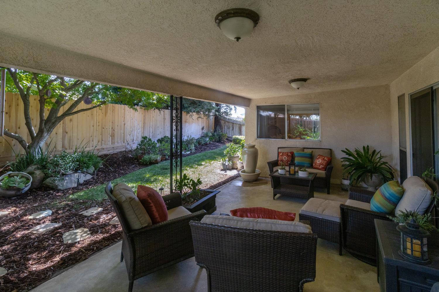 5462 W Sample Ave, Fresno, CA 93722