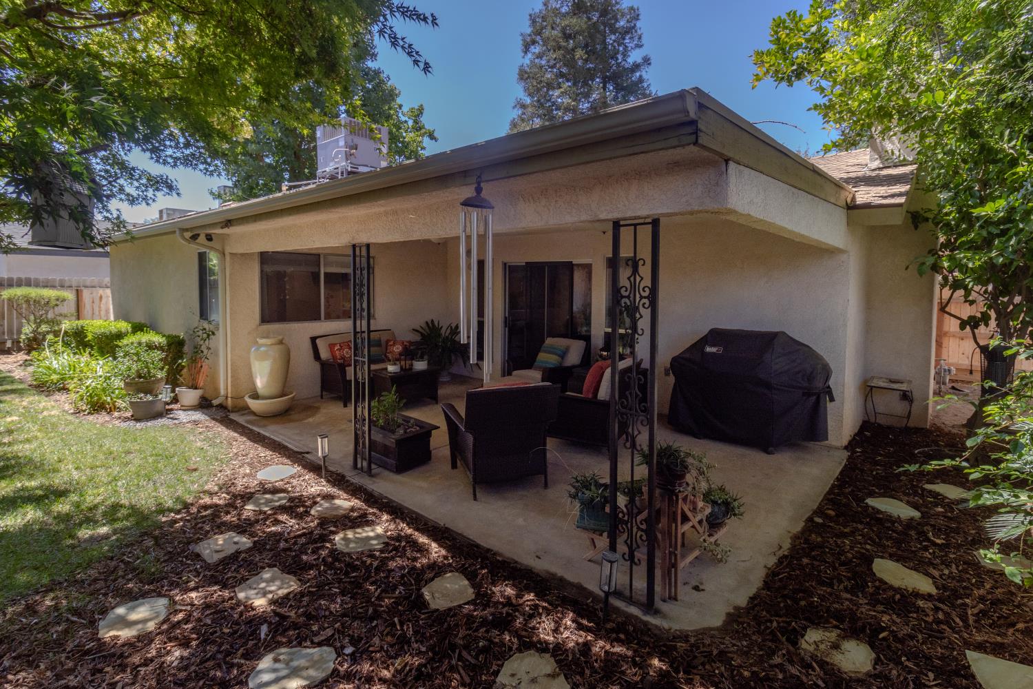 5462 W Sample Ave, Fresno, CA 93722