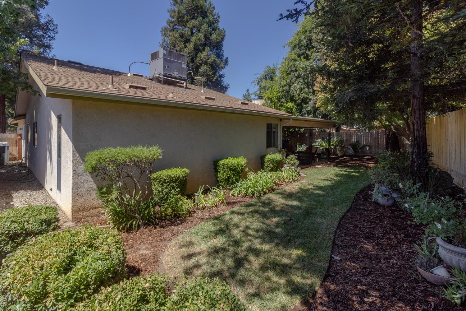 5462 W Sample Ave, Fresno, CA 93722