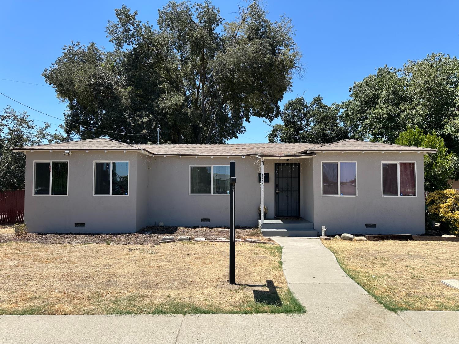 2157 Locust st, Selma, CA 93662